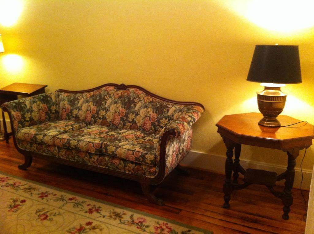 Brooks House Suites Mineola Ruang foto