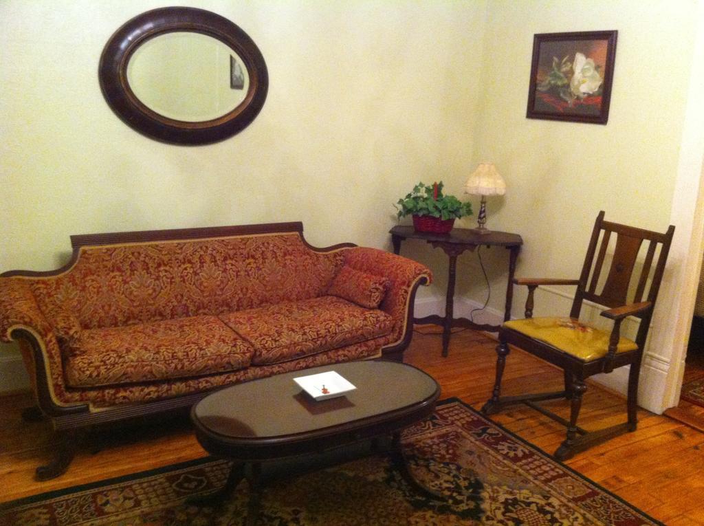 Brooks House Suites Mineola Ruang foto
